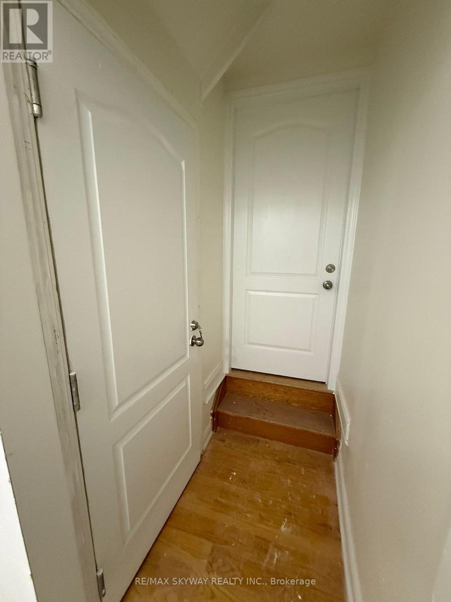 Bsmt - 22 Waterdale Road, Brampton, Ontario  L7A 1S3 - Photo 4 - W12611276