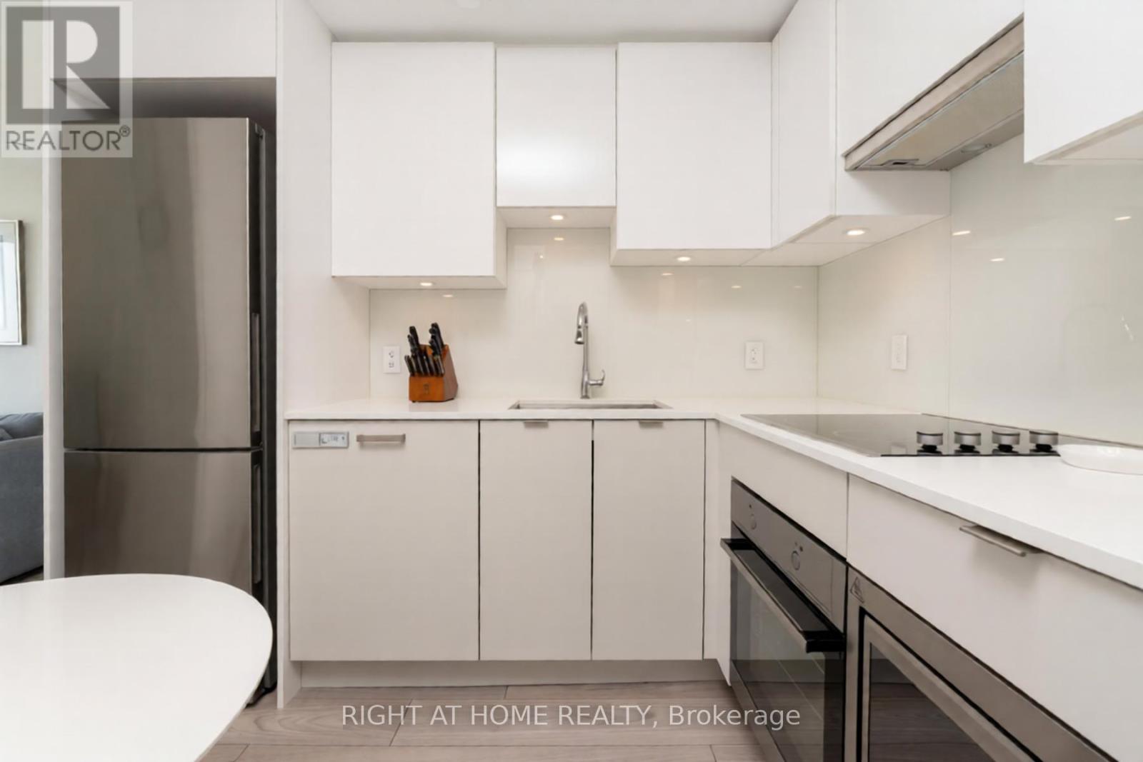 1606 - 195 Redpath Avenue, Toronto, Ontario M4P 0E4 - Photo 7 - C12611670