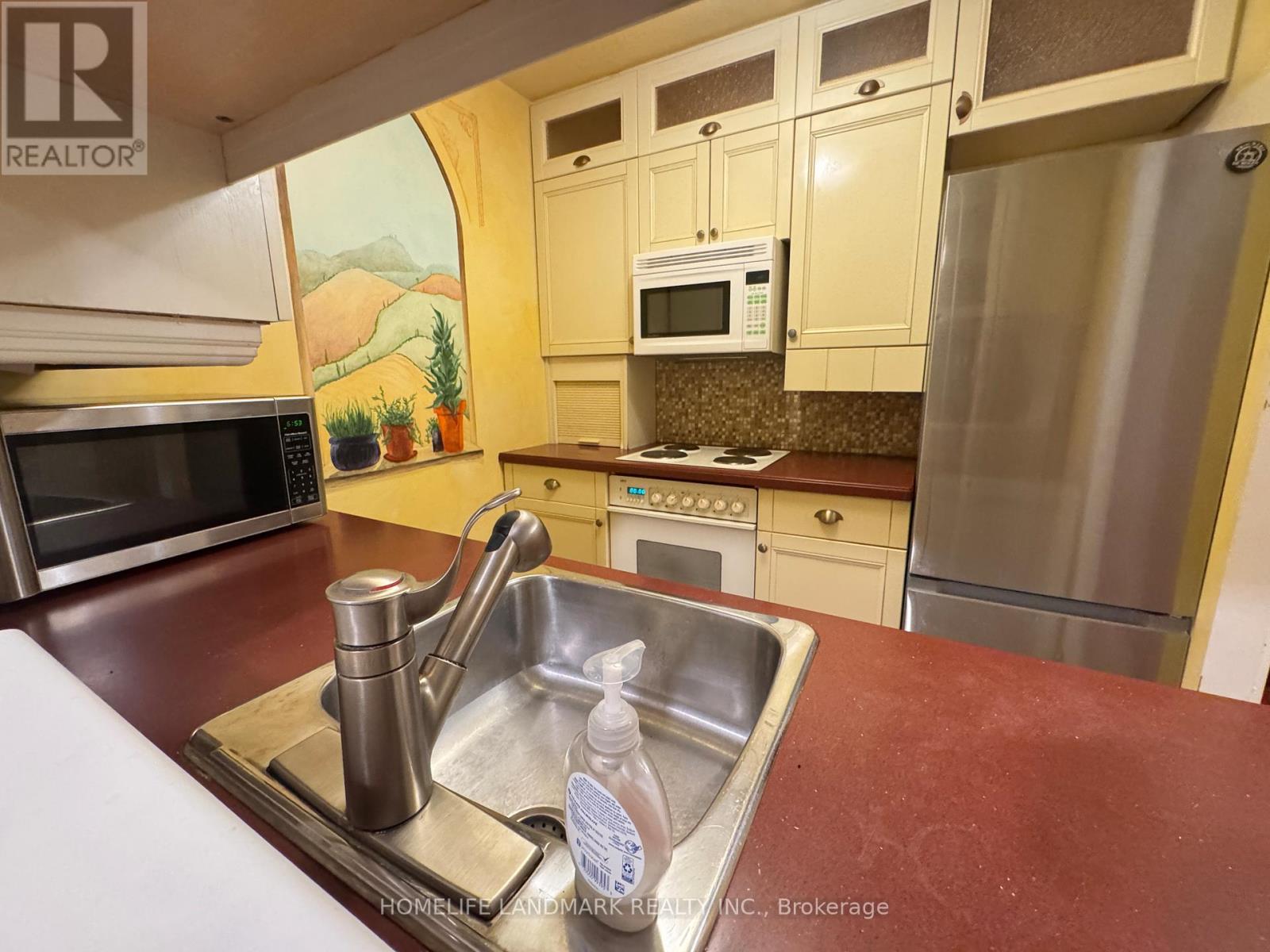 301 - 1055 BAY STREET, Toronto, Ontario