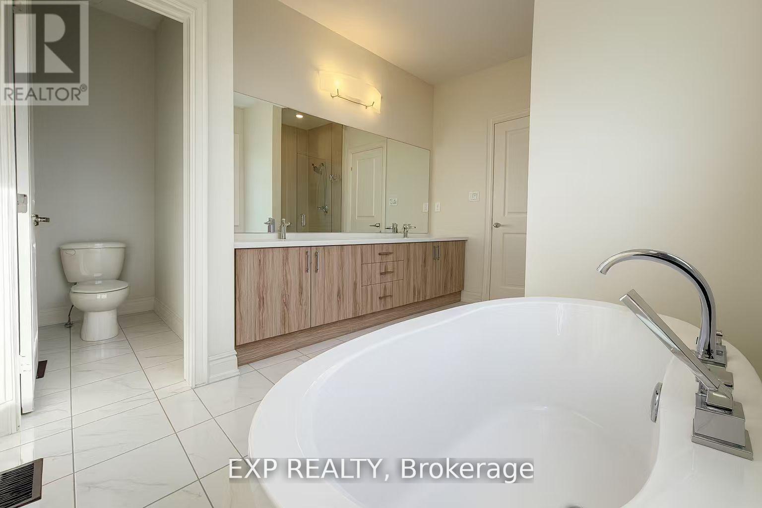 9 Kenneth Appleton Avenue, Richmond Hill, Ontario L4B 3X9 - Photo 19 - N12611682