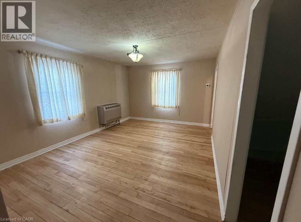 78 Eighth Avenue, Brantford, Ontario N3S 1C5 - Photo 4 - 40792867