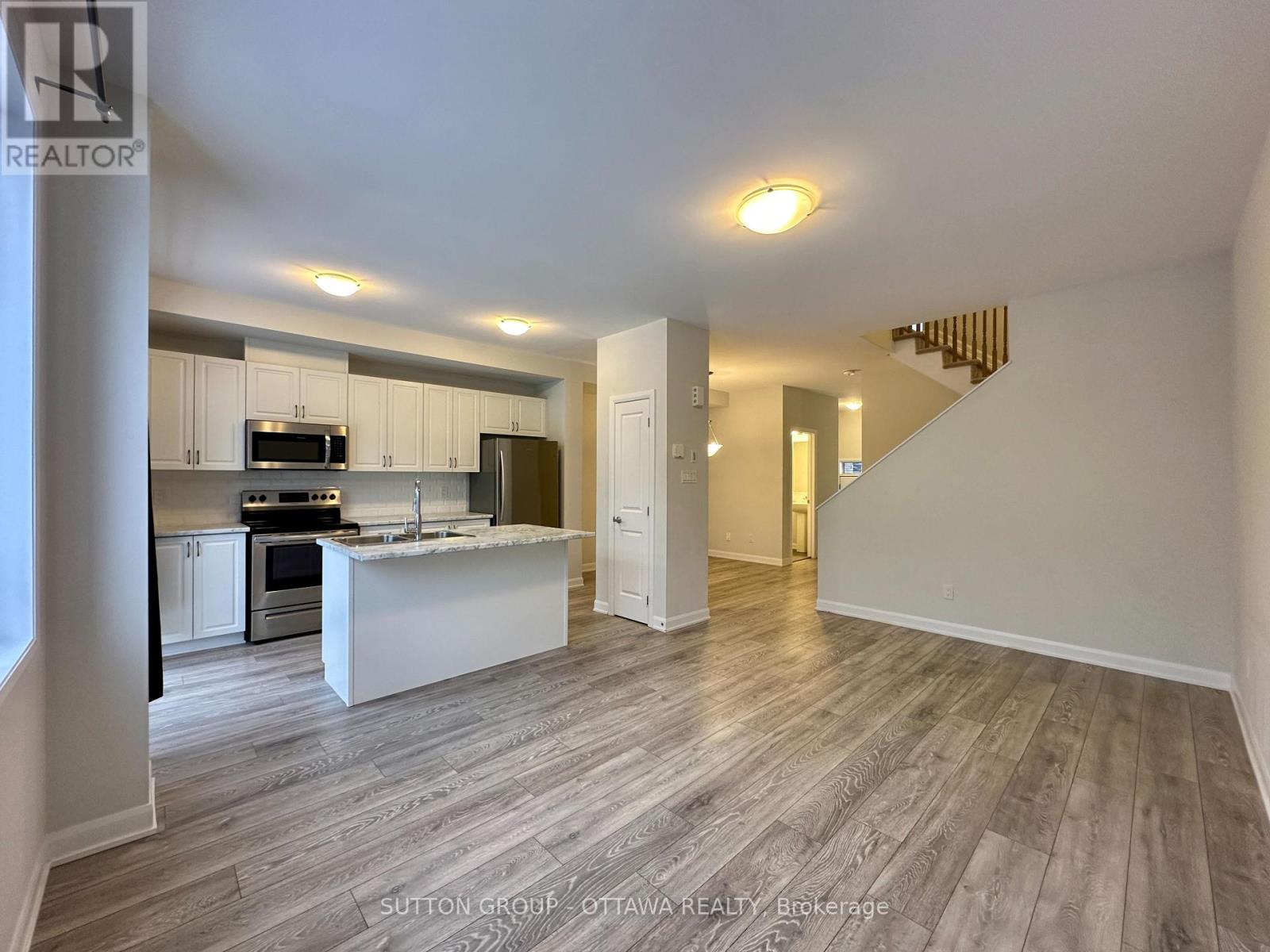 2032 Caltra Crescent, Ottawa, Ontario  K2J 6V4 - Photo 9 - X12611698