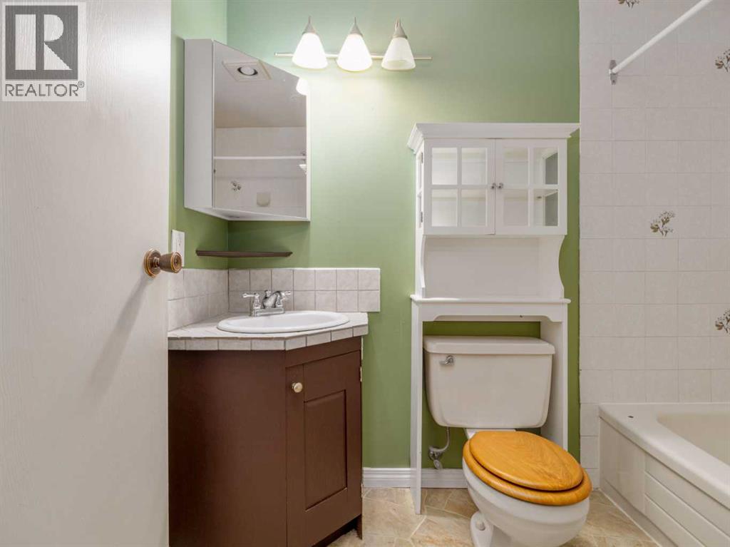 302, 65 Temple Boulevard W, Lethbridge, Alberta T1K 5M2 - Photo 21 - A2268845