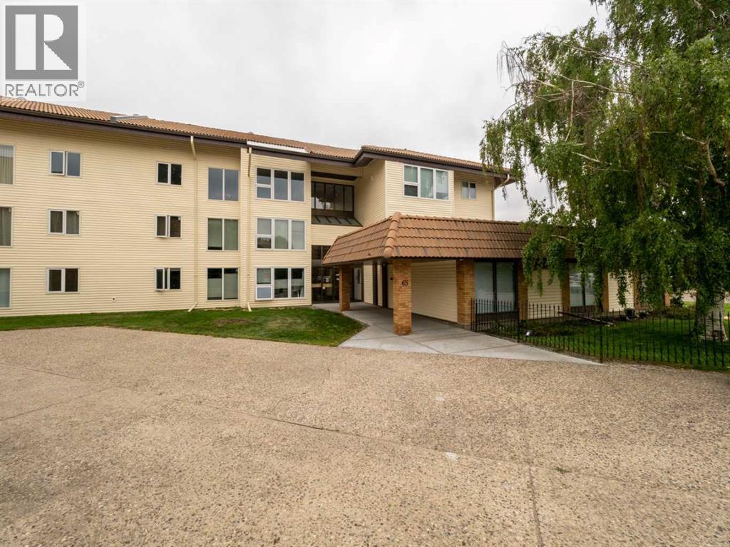 302, 65 Temple Boulevard W, Lethbridge, Alberta T1K 5M2 - Photo 2 - A2268845