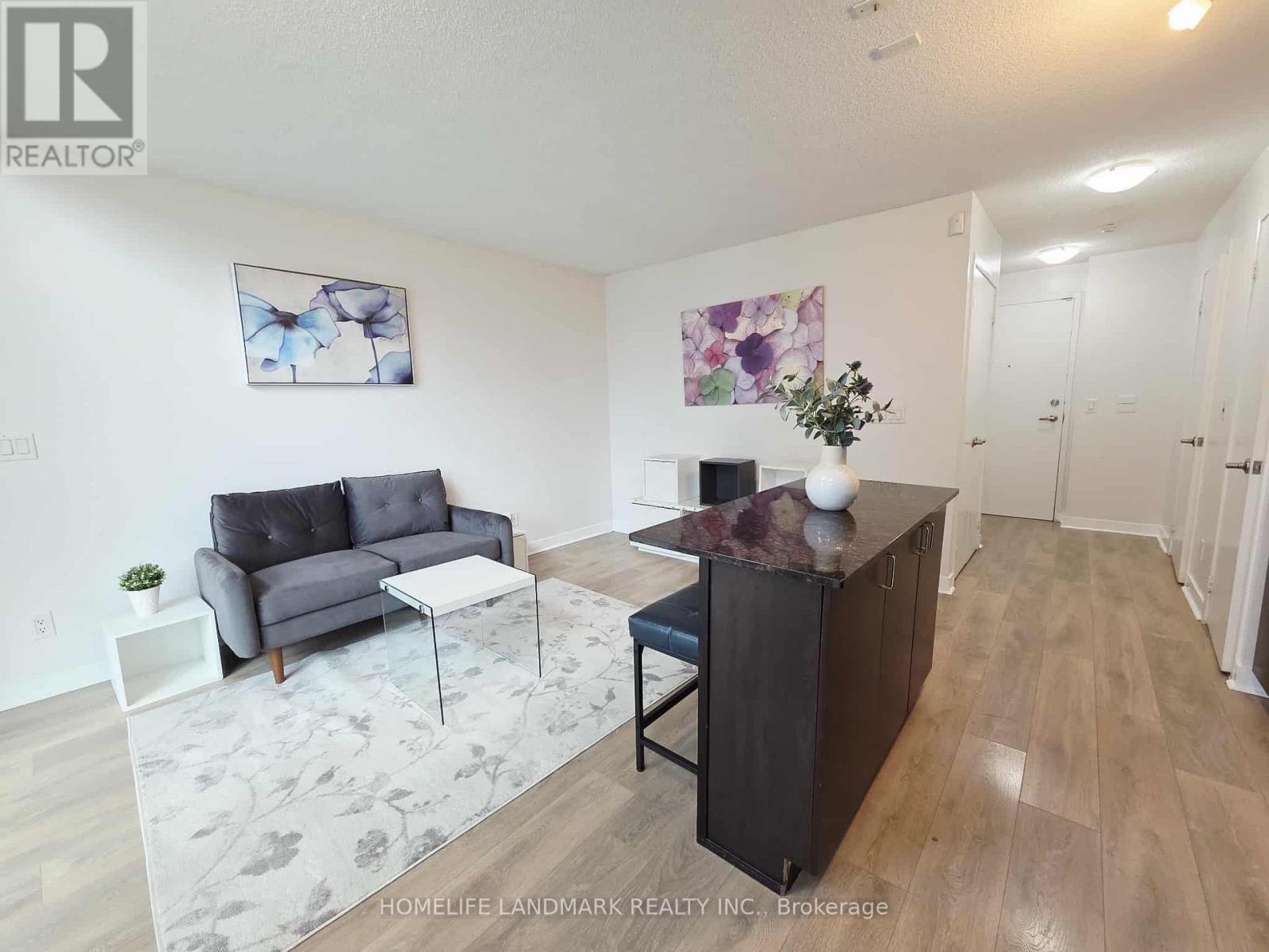 1706 - 155 Legion Road N, Toronto, Ontario M8Y 0A7 - Photo 2 - W12611714