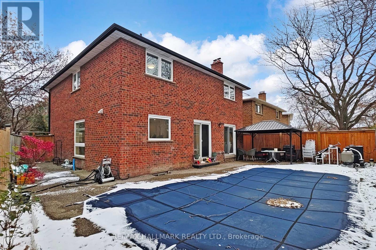 1285 Deer Run Drive, Mississauga, Ontario L5C 3P8 - Photo 8 - W12598106