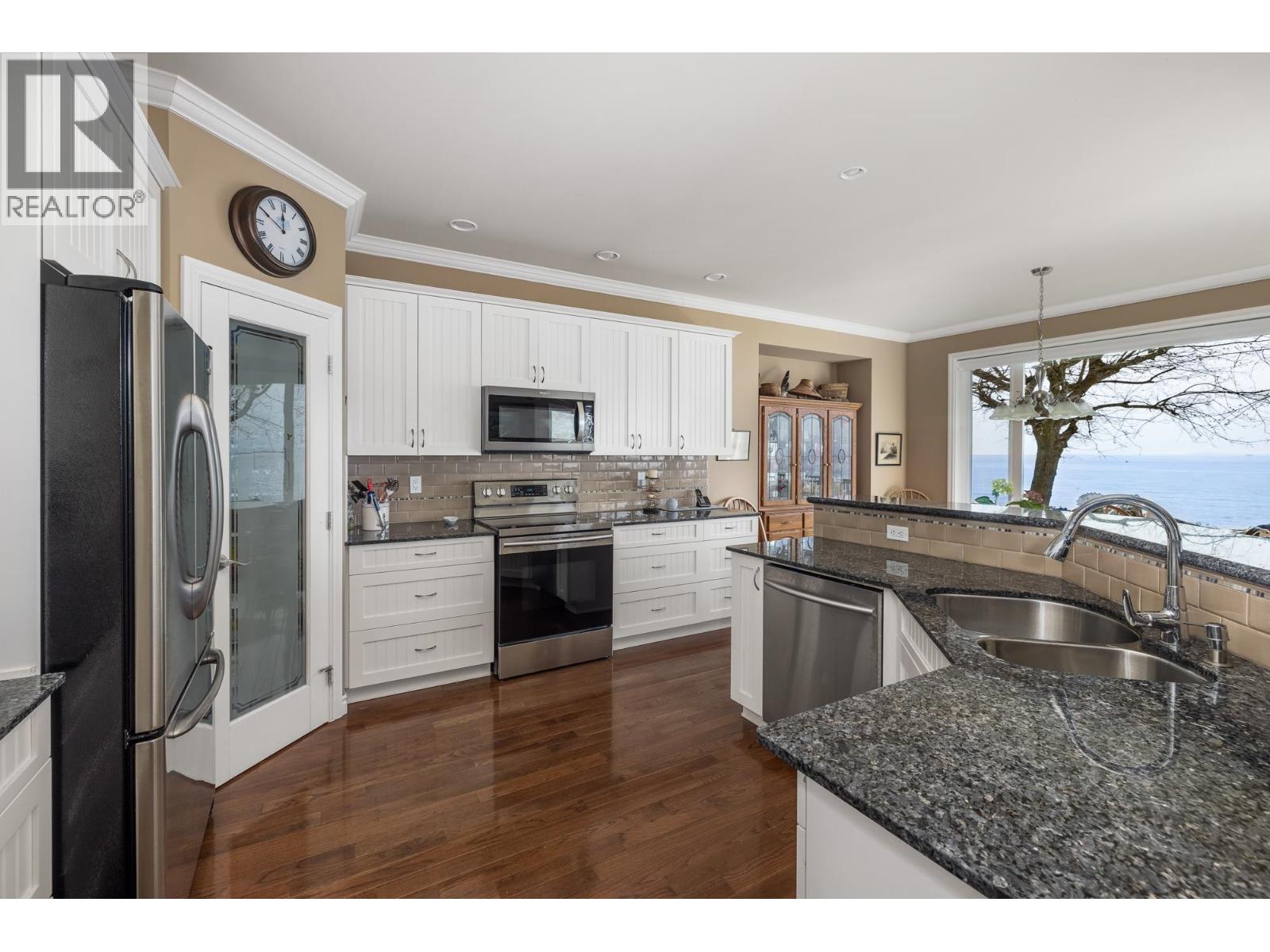 1537 Mccullough Road, Sechelt, British Columbia  V7Z 0A5 - Photo 16 - R3056483