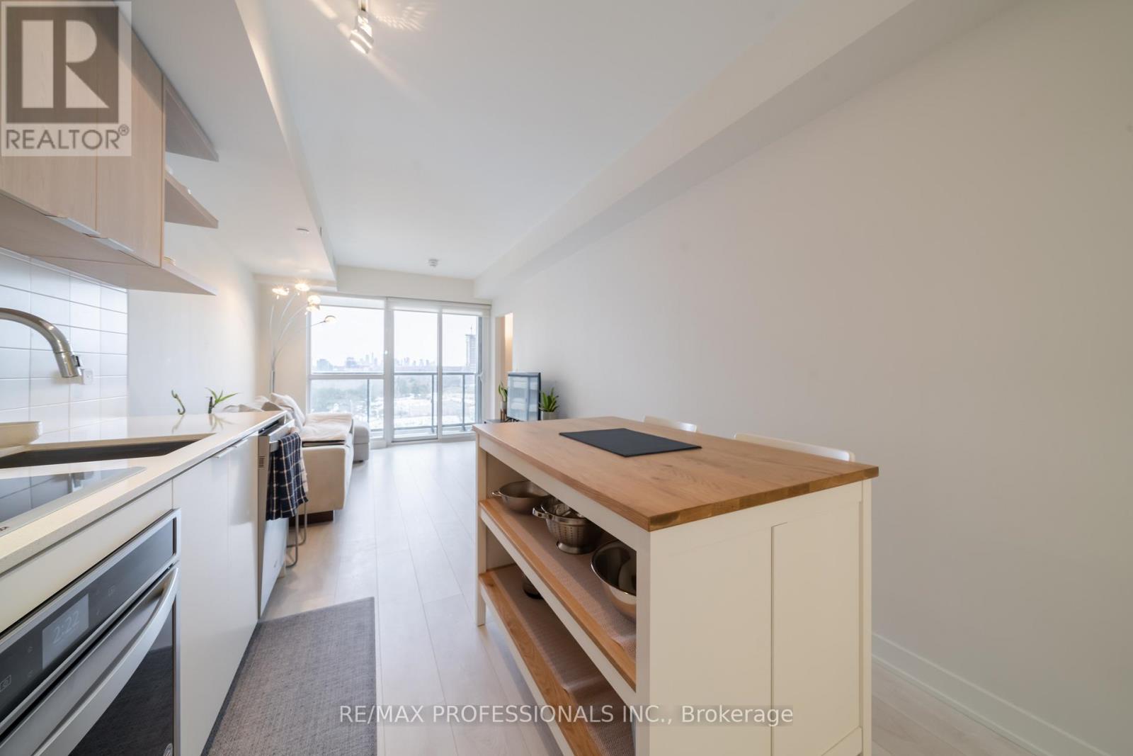 801 - 6 Sonic Way, Toronto, Ontario M3C 0P1 - Photo 10 - C12611724