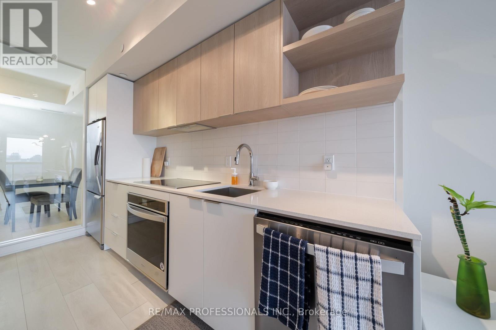 801 - 6 Sonic Way, Toronto, Ontario M3C 0P1 - Photo 12 - C12611724