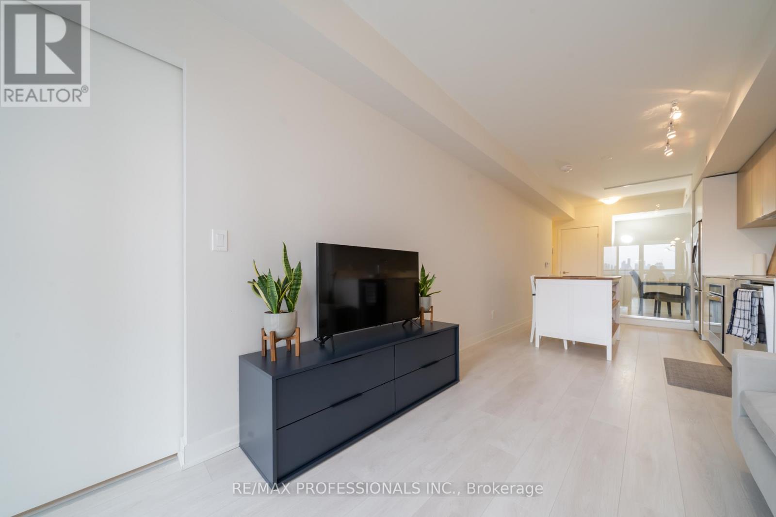 801 - 6 Sonic Way, Toronto, Ontario M3C 0P1 - Photo 15 - C12611724