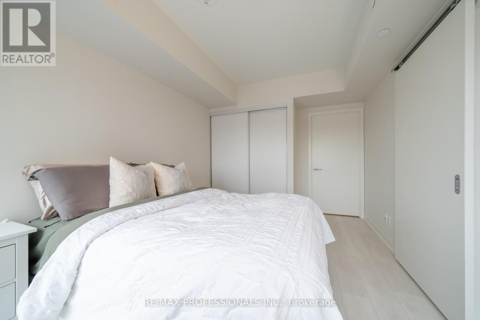 801 - 6 Sonic Way, Toronto, Ontario M3C 0P1 - Photo 18 - C12611724