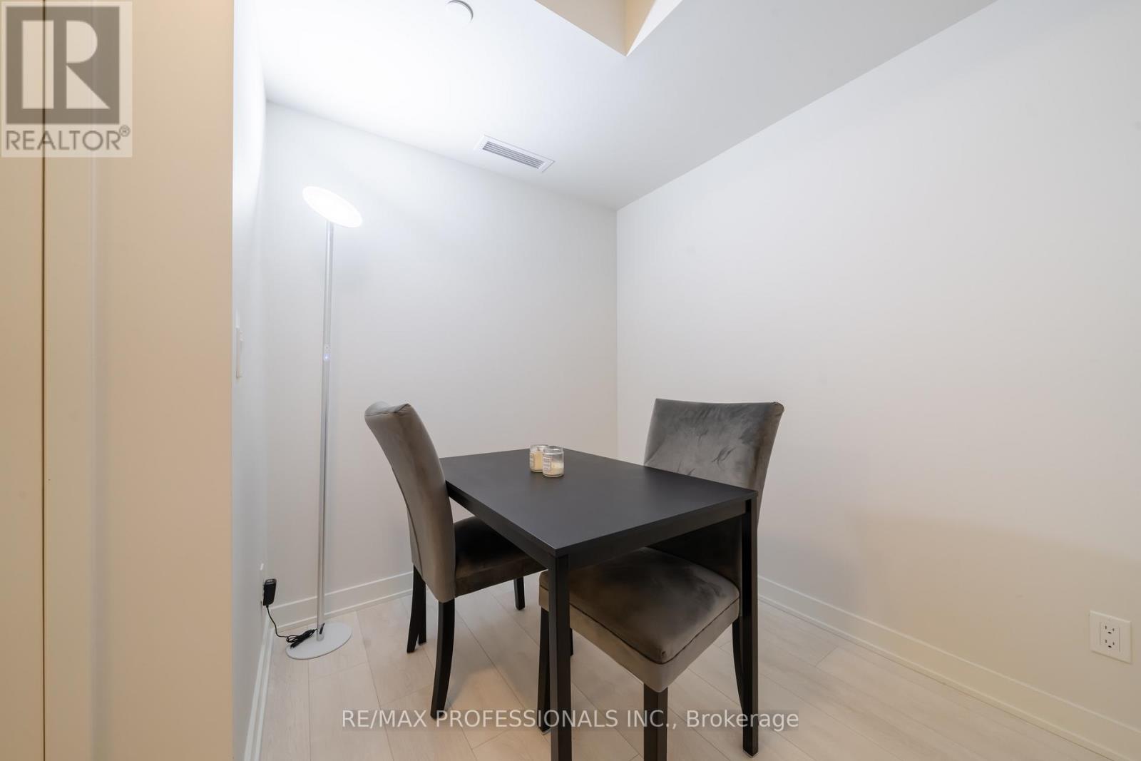 801 - 6 Sonic Way, Toronto, Ontario M3C 0P1 - Photo 5 - C12611724