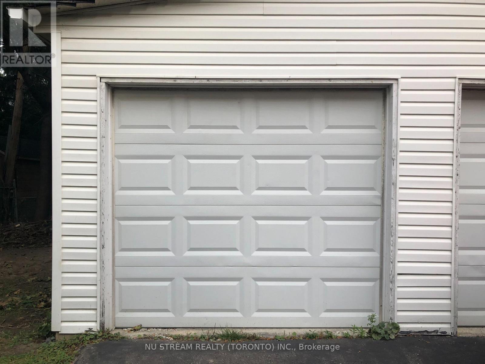 465 Sutherland Drive E, Toronto, Ontario  M4G 1K7 - Photo 6 - C12611732