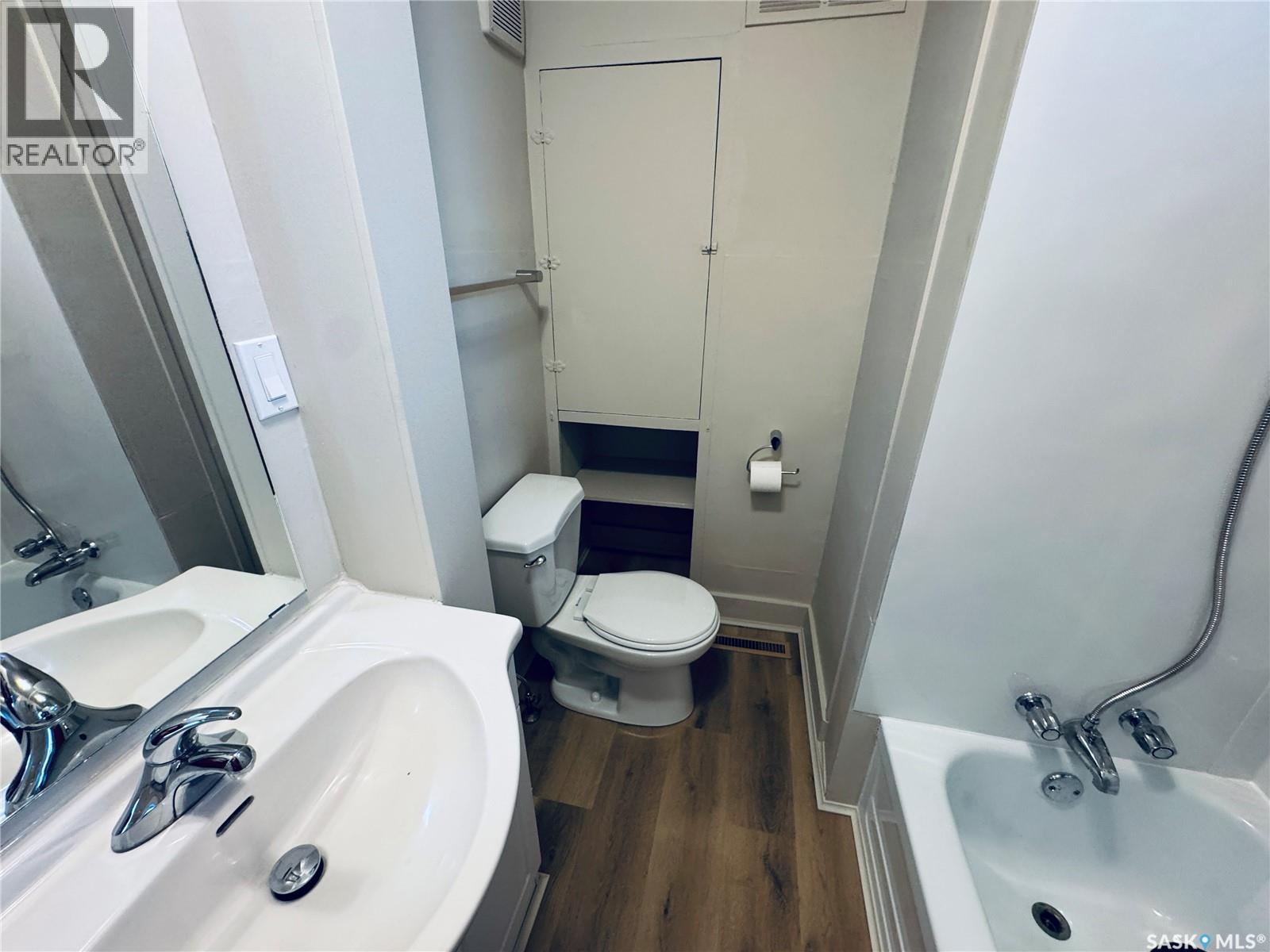 304 5th Avenue E, Biggar, Saskatchewan  S0K 0M0 - Photo 13 - SK025374