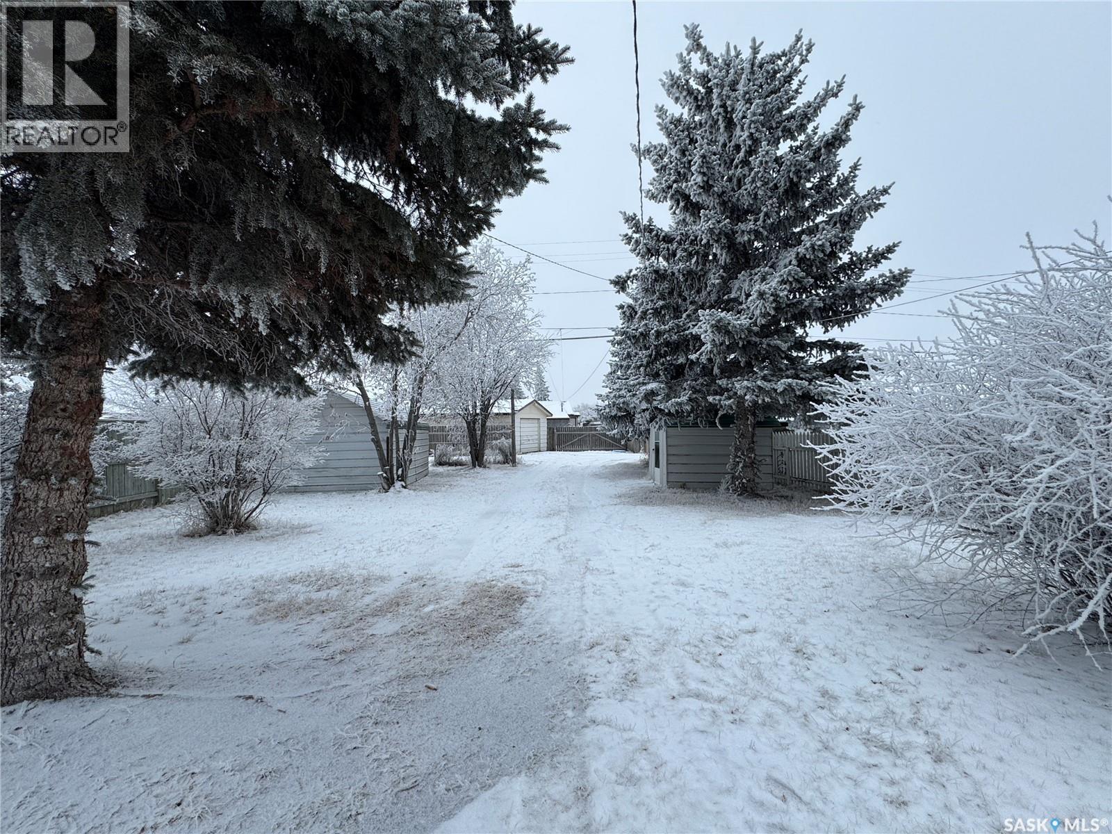 304 5th Avenue E, Biggar, Saskatchewan  S0K 0M0 - Photo 28 - SK025374