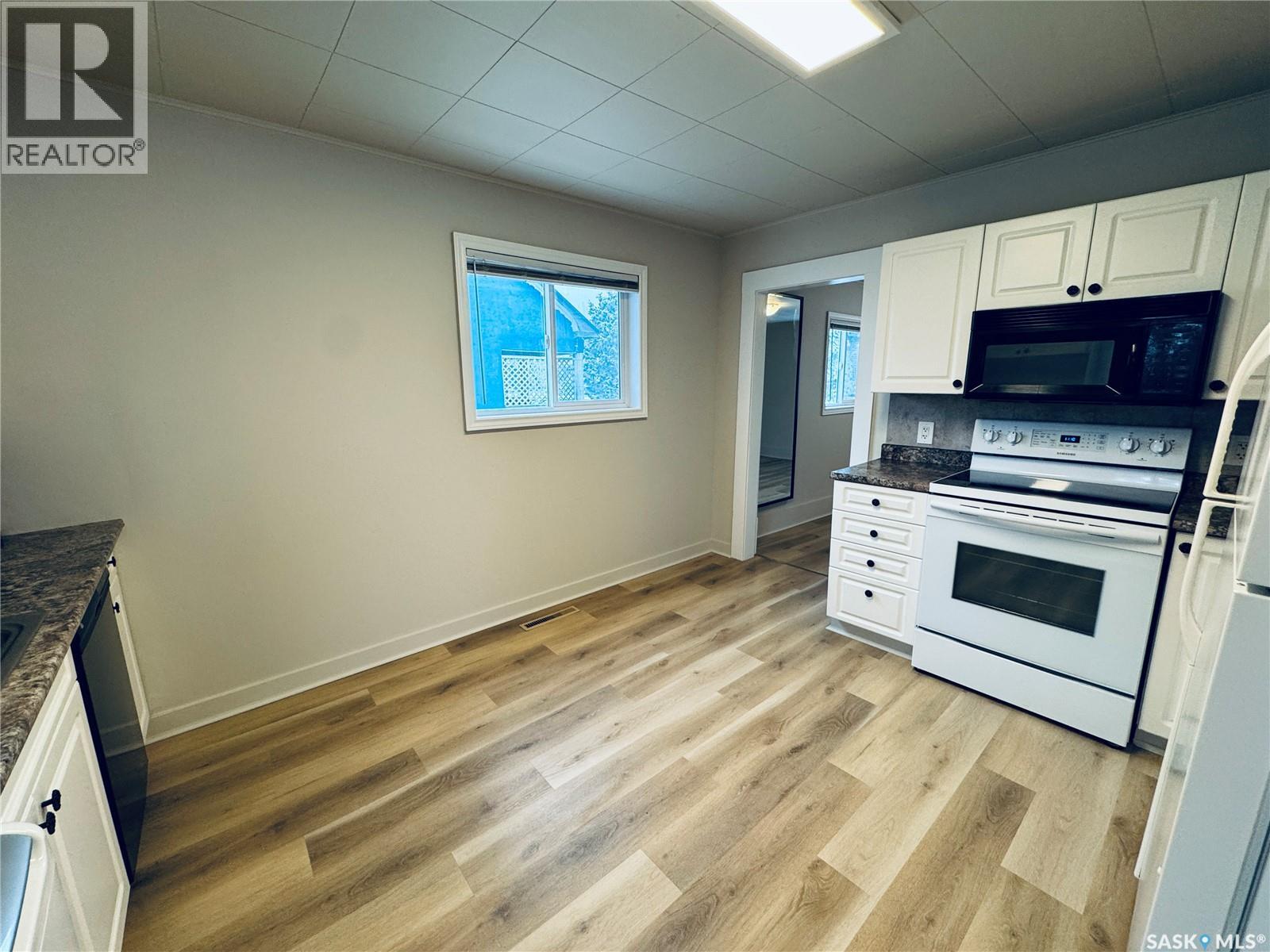 304 5th Avenue E, Biggar, Saskatchewan  S0K 0M0 - Photo 6 - SK025374