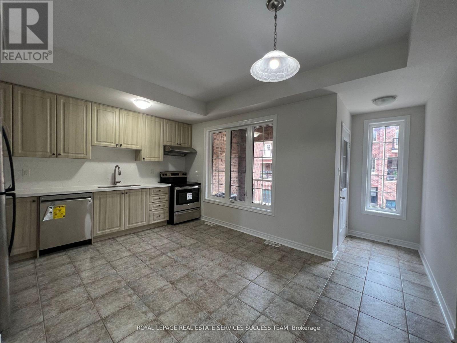 30 Orca Drive, Markham, Ontario  L6E 0R6 - Photo 4 - N12611754