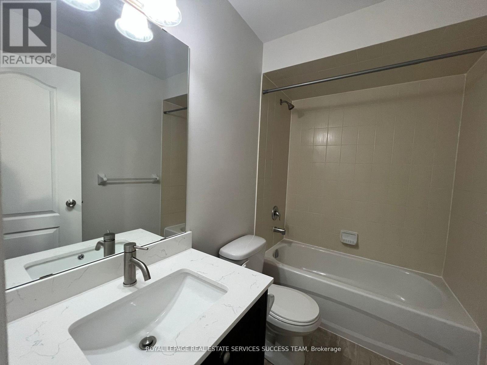 30 Orca Drive, Markham, Ontario  L6E 0R6 - Photo 5 - N12611754