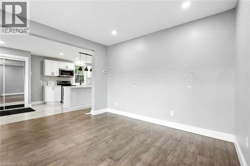 1233 Coric Avenue, Burlington, Ontario  L7R 3S4 - Photo 5 - 40762488