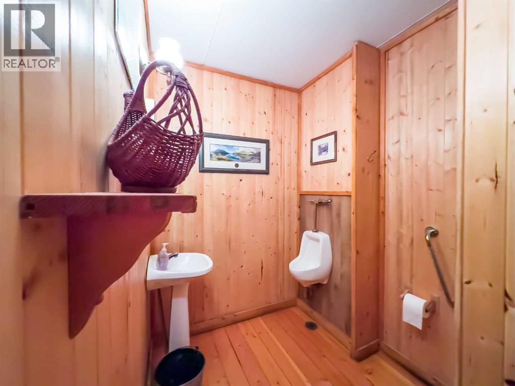 8301 20 Avenue, Coleman, Alberta  T0K 0M0 - Photo 13 - A2148468