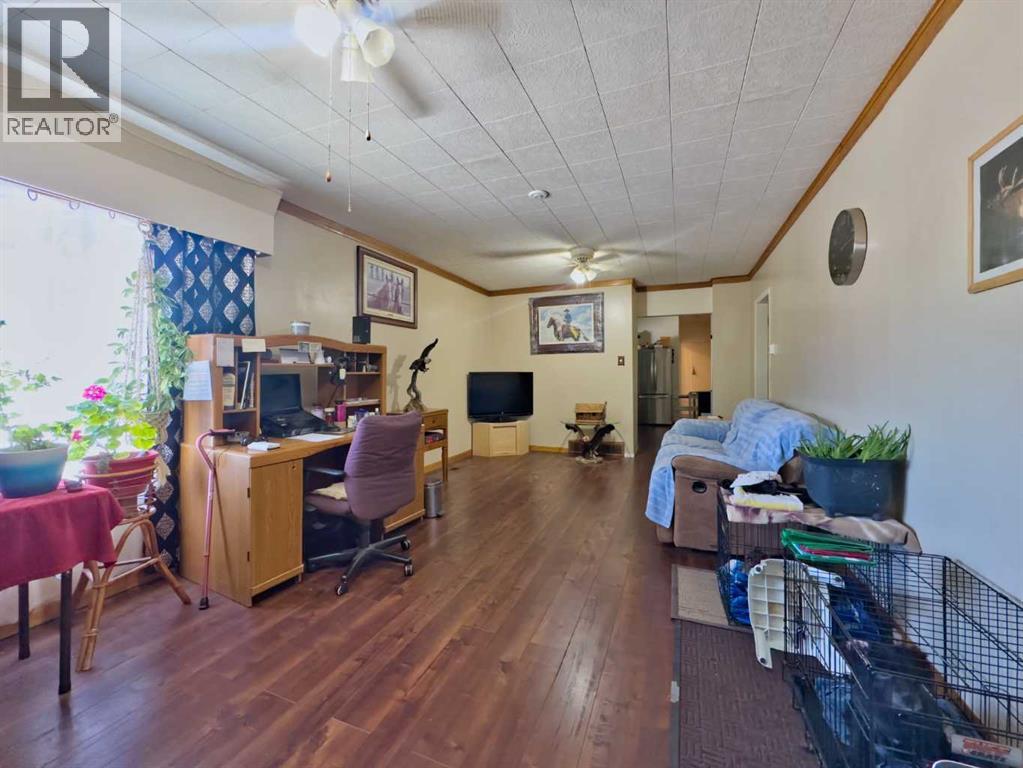 6754 17 Avenue, Coleman, Alberta  T0K 0M0 - Photo 2 - A2237217