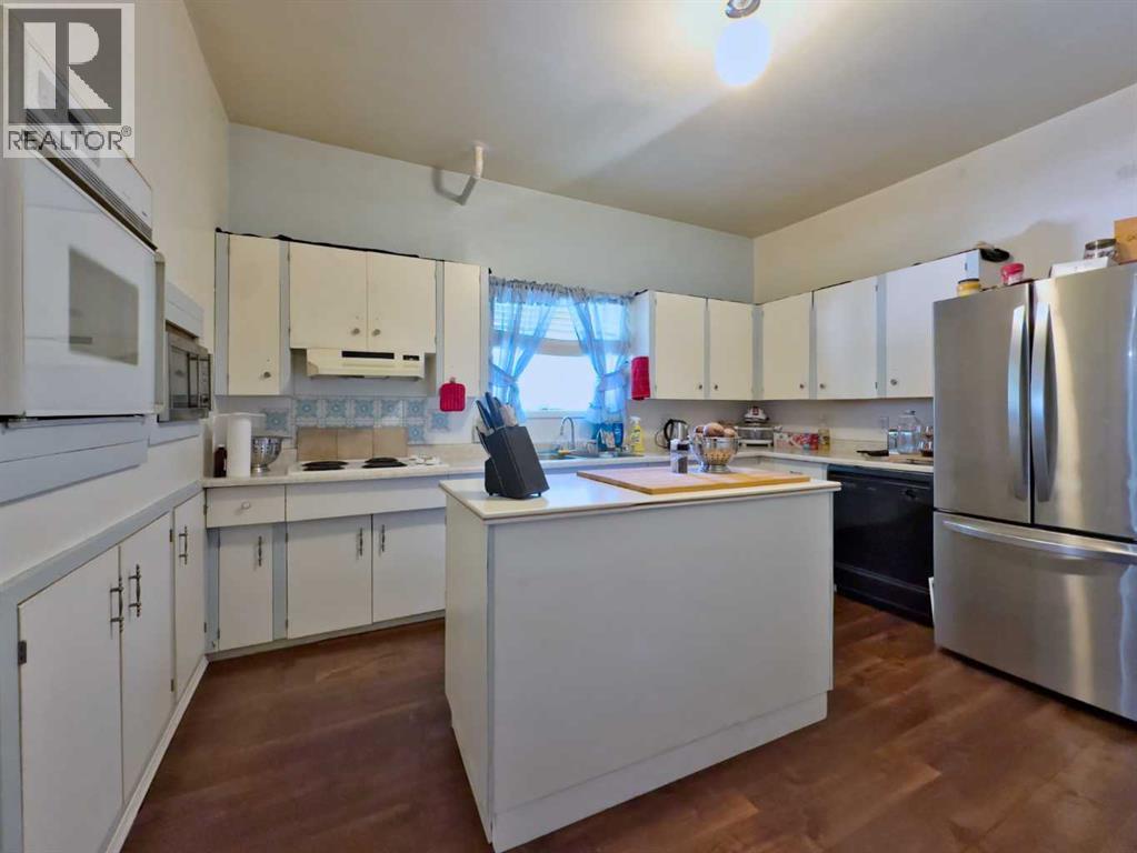 6754 17 Avenue, Coleman, Alberta  T0K 0M0 - Photo 4 - A2237217