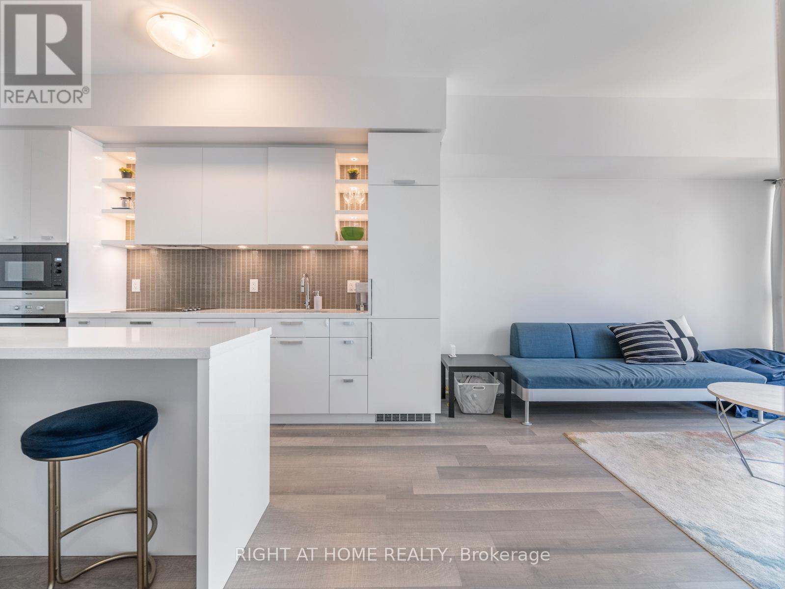 706 - 32 Davenport Road, Toronto, Ontario M5R 0B5 - Photo 3 - C12611766