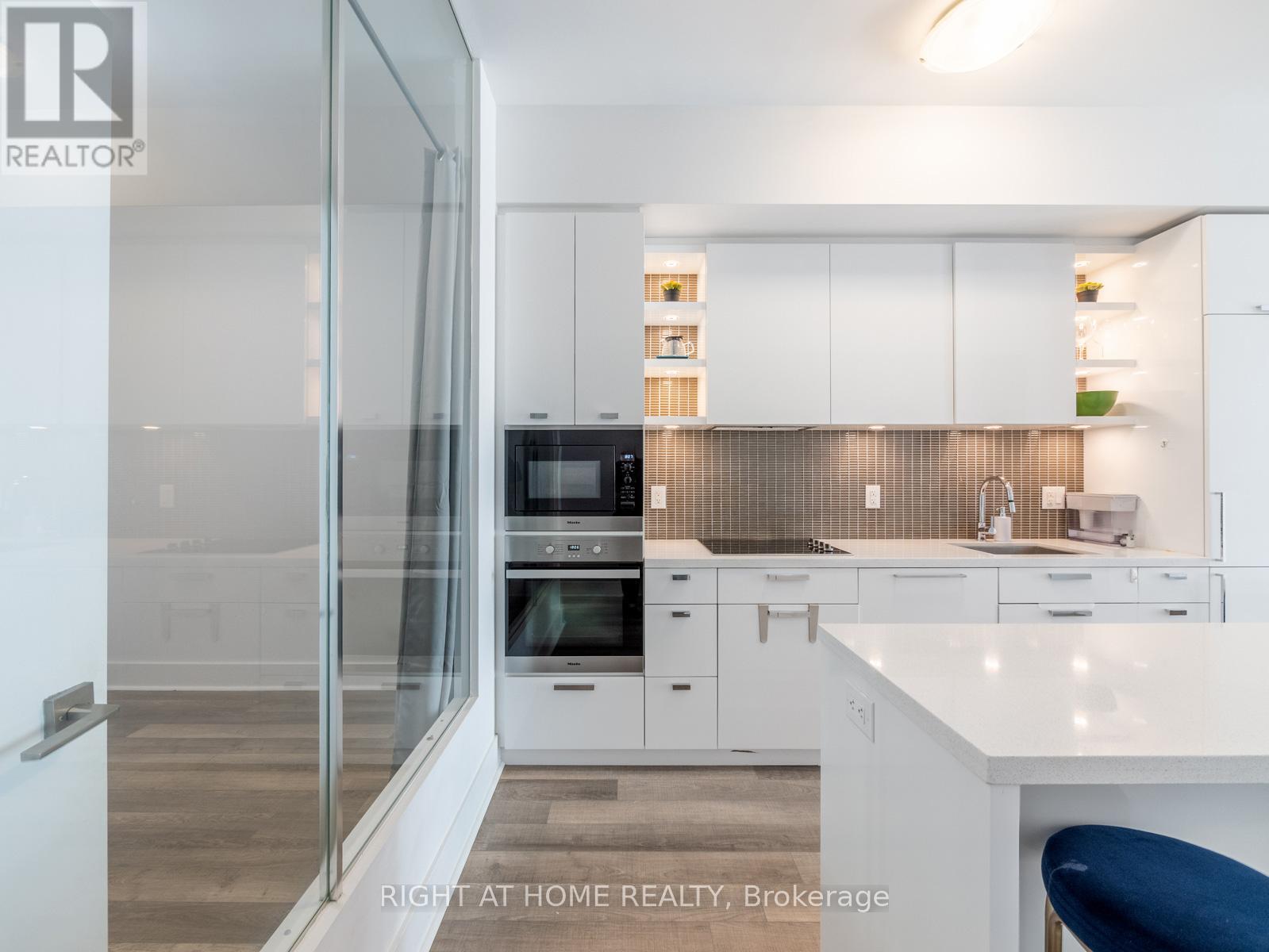 706 - 32 Davenport Road, Toronto, Ontario M5R 0B5 - Photo 4 - C12611766