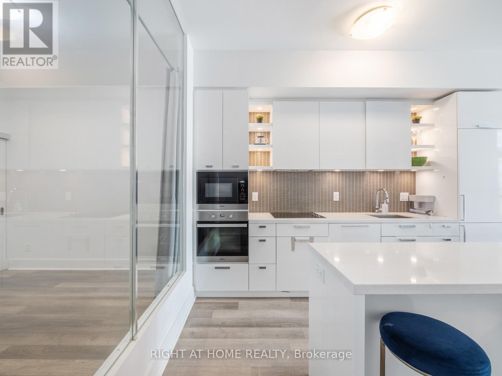 706 - 32 Davenport Road, Toronto, Ontario M5R 0B5 - Photo 5 - C12611766