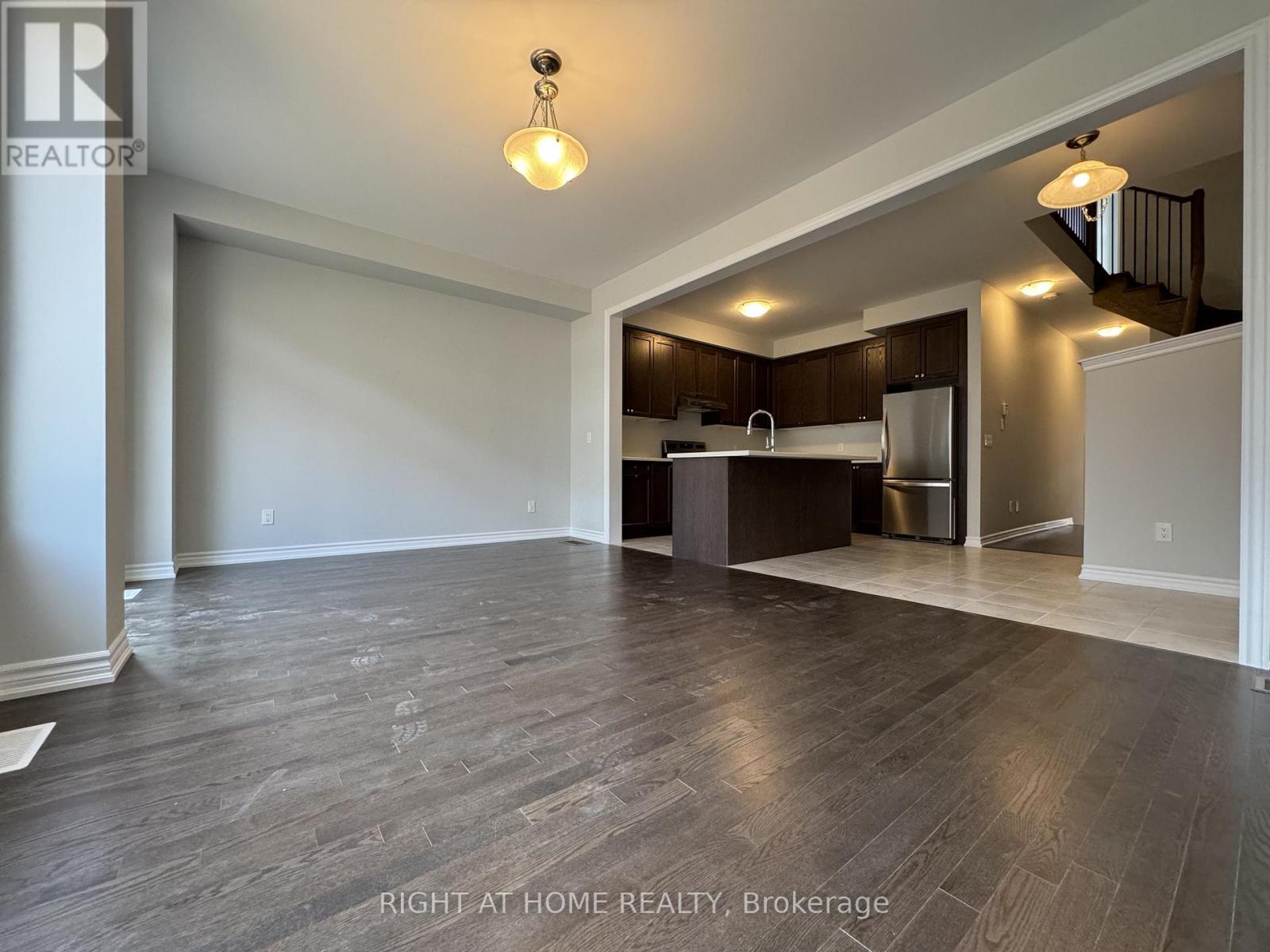 1107 Thompson Drive, Oshawa, Ontario  L1L 0V4 - Photo 10 - E12611762