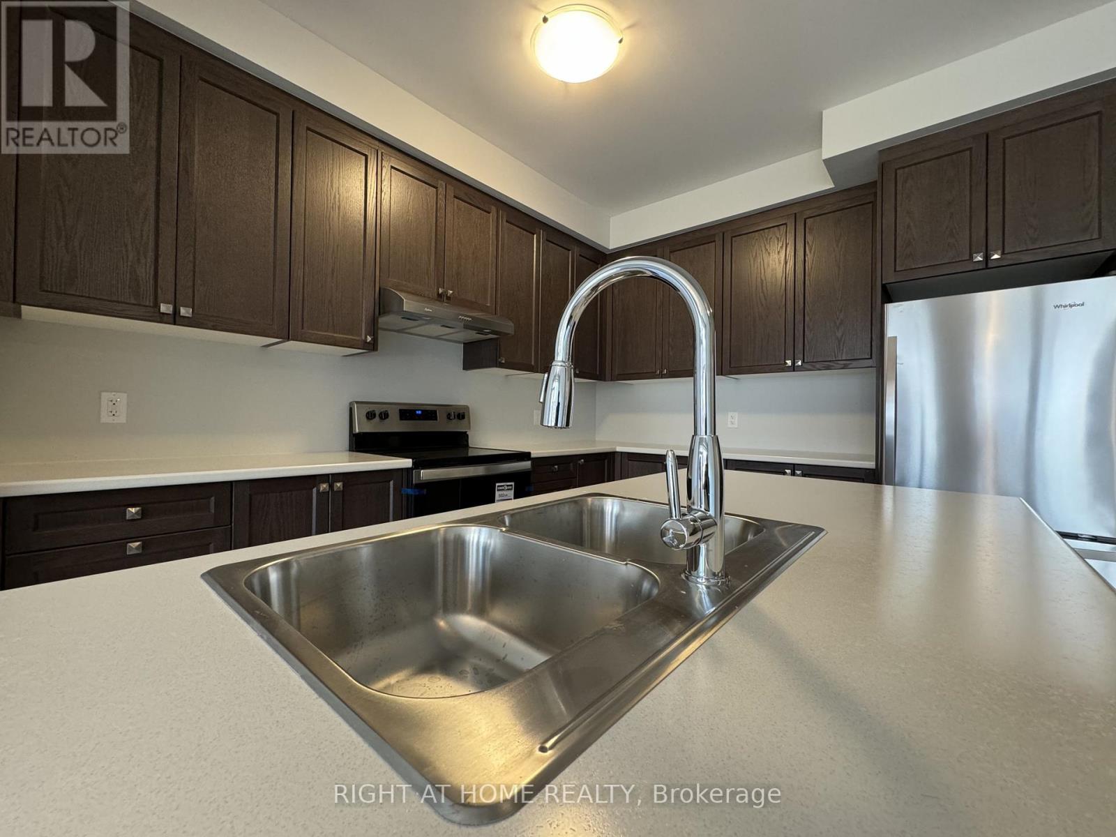 1107 Thompson Drive, Oshawa, Ontario  L1L 0V4 - Photo 12 - E12611762