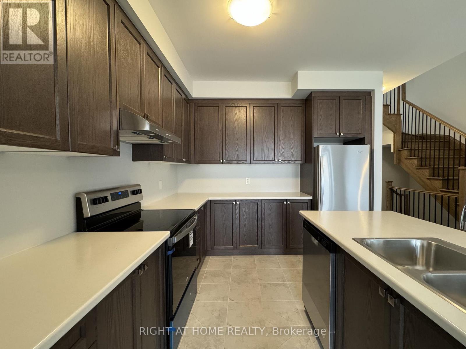 1107 Thompson Drive, Oshawa, Ontario  L1L 0V4 - Photo 14 - E12611762