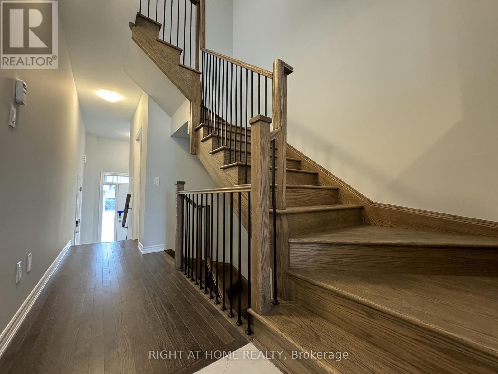 1107 Thompson Drive, Oshawa, Ontario  L1L 0V4 - Photo 4 - E12611762