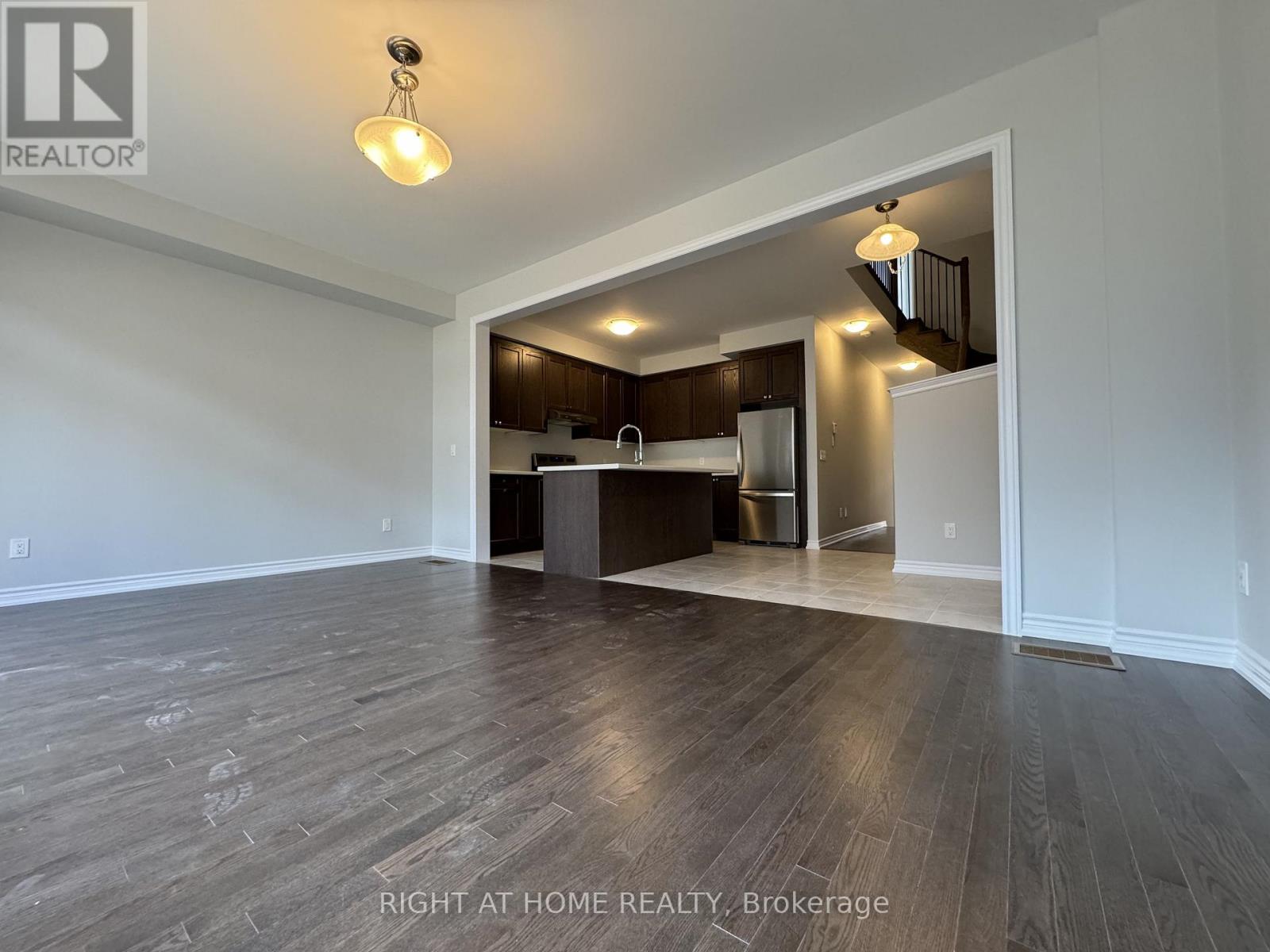 1107 Thompson Drive, Oshawa, Ontario  L1L 0V4 - Photo 8 - E12611762