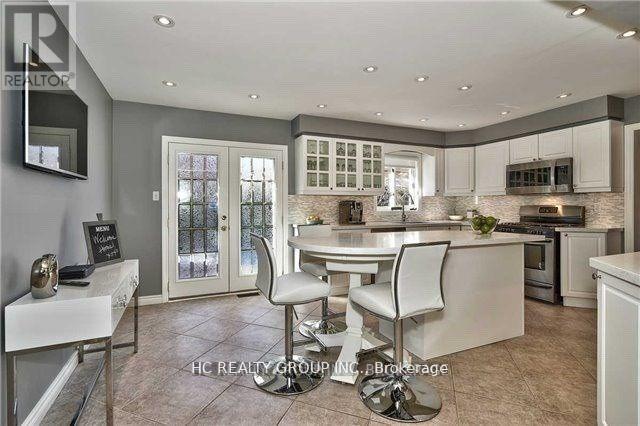 2171 Brays Lane, Oakville, Ontario  L6M 3J7 - Photo 6 - W12611768