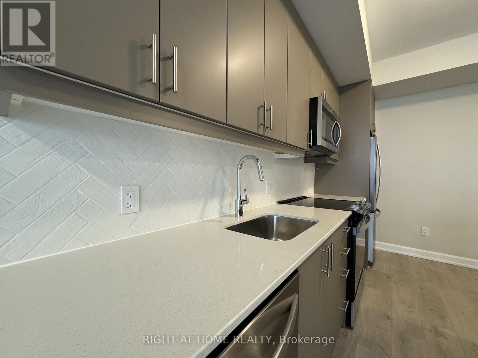 913 - 3220 William Coltson Avenue, Oakville, Ontario  L6H 7X9 - Photo 9 - W12611770