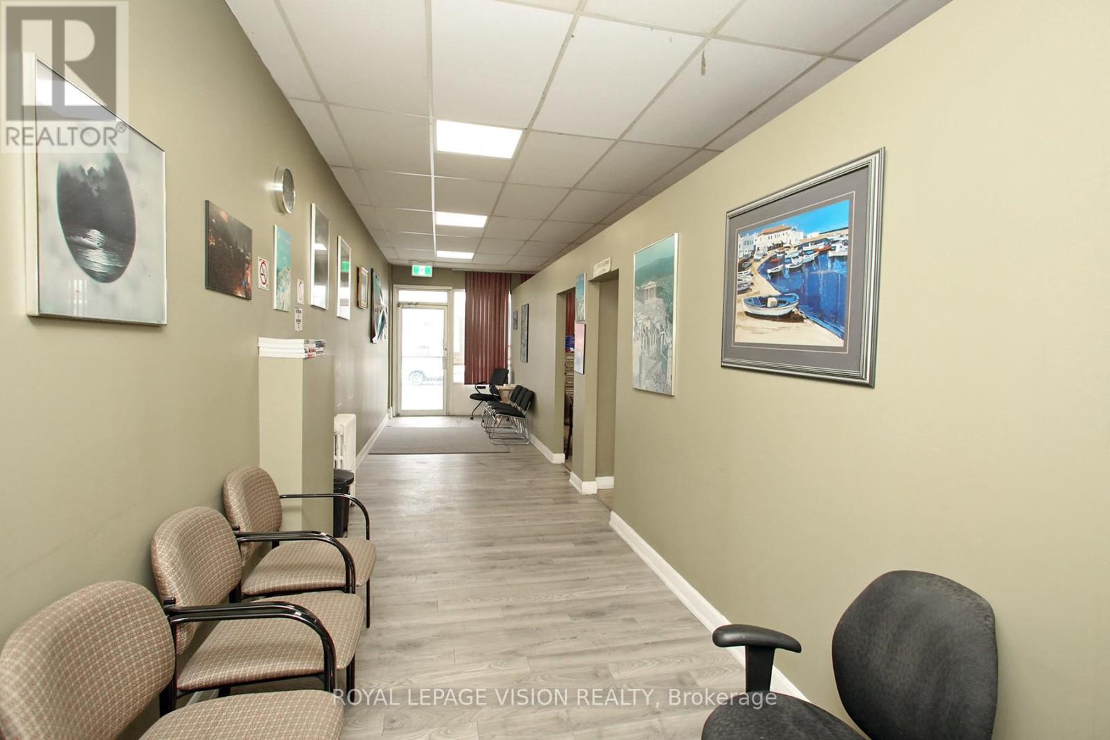 819 Pape Avenue, Toronto, Ontario  M4K 3V1 - Photo 11 - E12611796