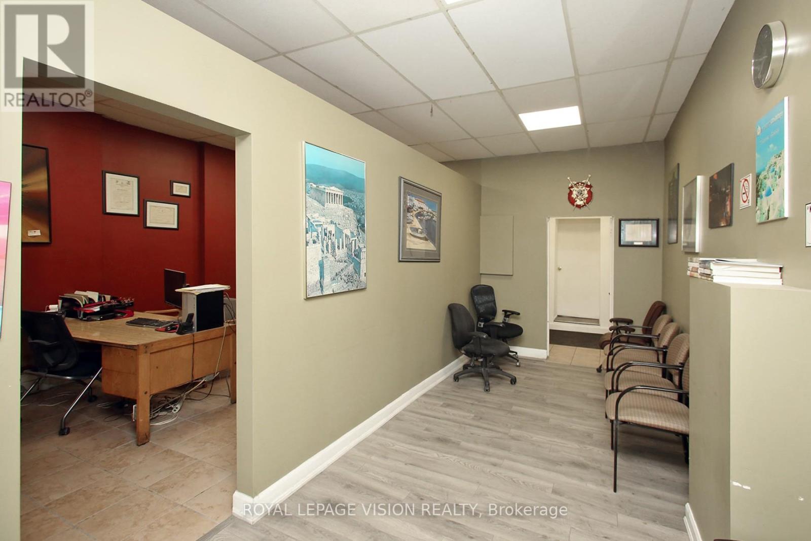 819 Pape Avenue, Toronto, Ontario  M4K 3V1 - Photo 13 - E12611796