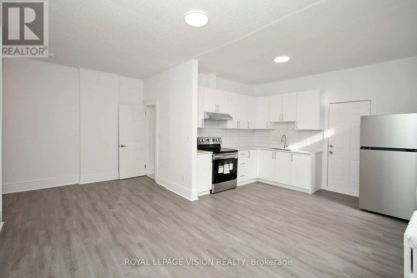 819 Pape Avenue, Toronto, Ontario  M4K 3V1 - Photo 19 - E12611796