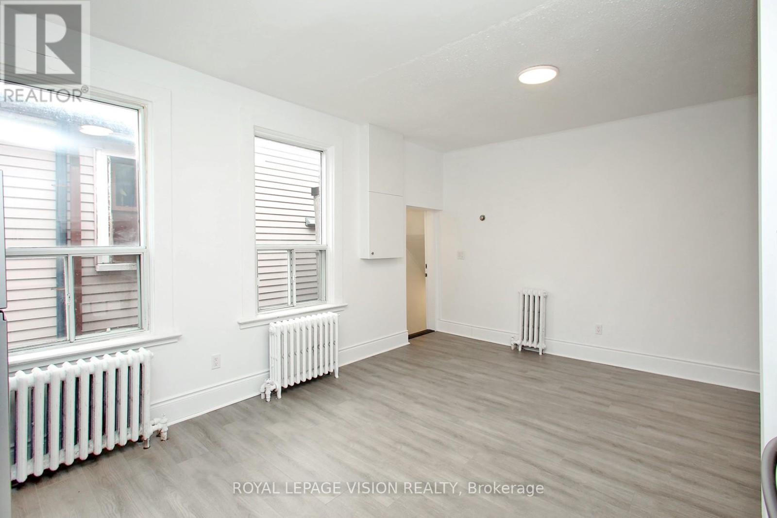 819 Pape Avenue, Toronto, Ontario  M4K 3V1 - Photo 20 - E12611796