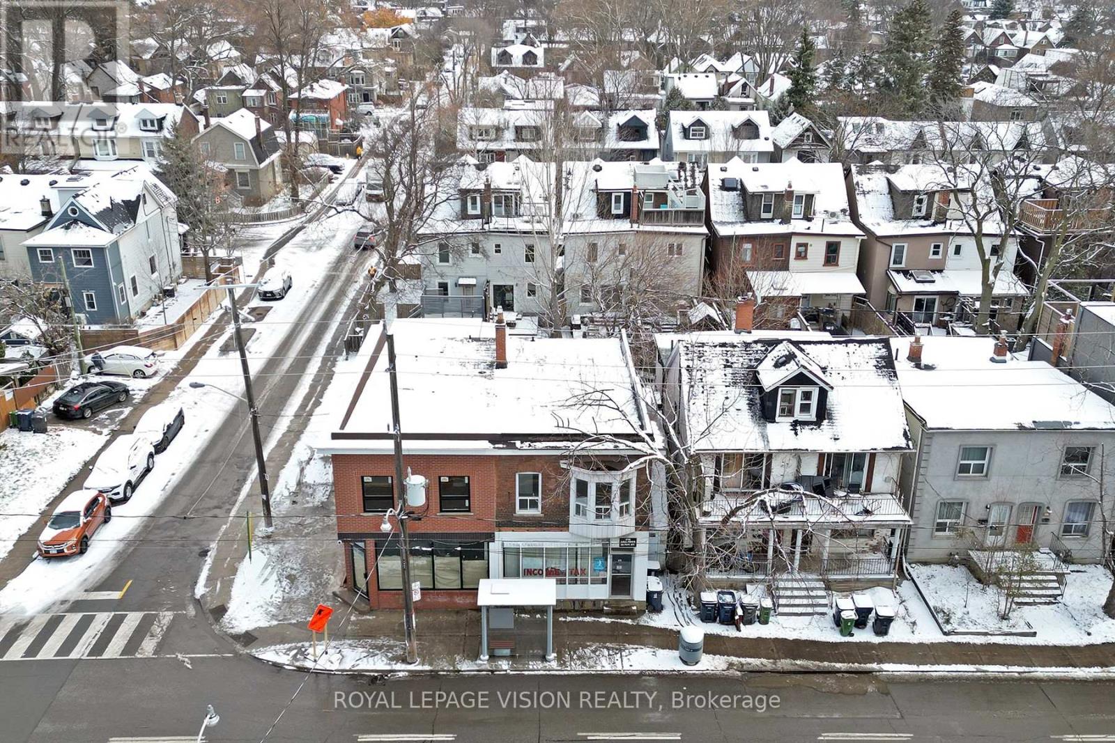 819 Pape Avenue, Toronto, Ontario  M4K 3V1 - Photo 5 - E12611796