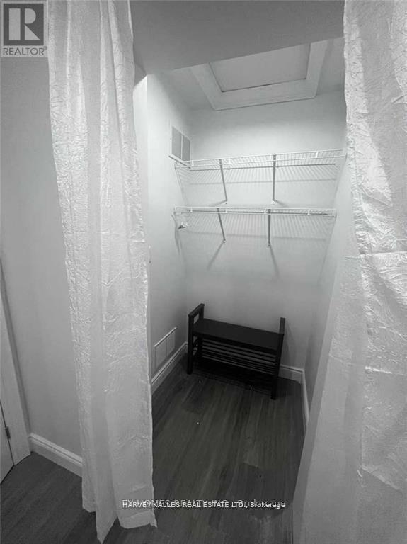 Rear - 59 Hemingway Crescent, Markham, Ontario  L3R 2S4 - Photo 12 - N12611776