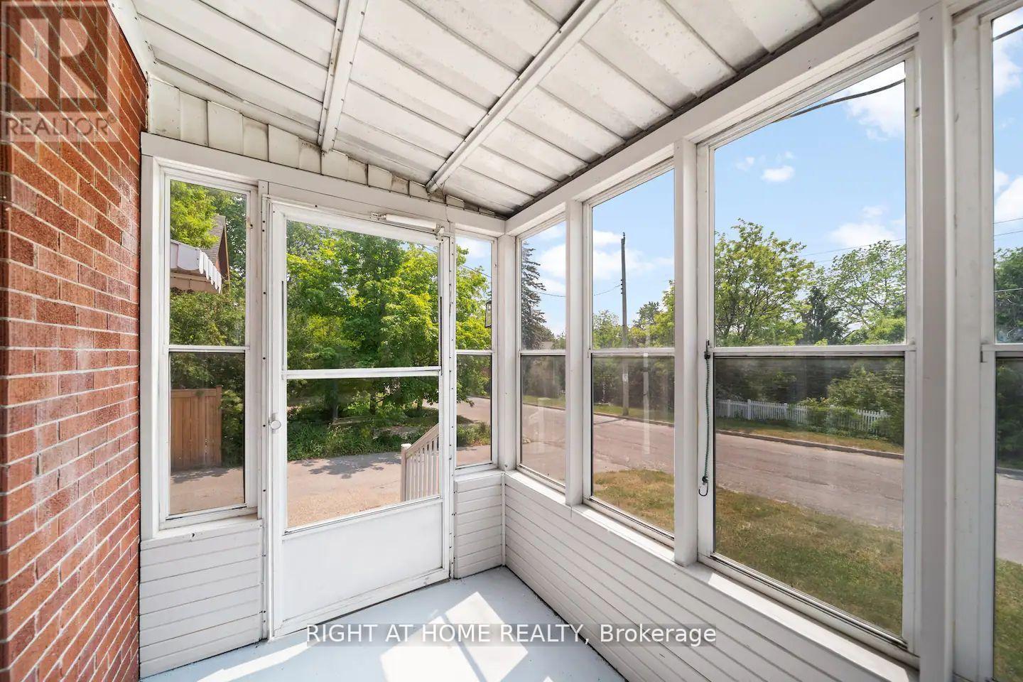 Main Floor - 21 Thomson Street, Barrie (City Centre), Ontario  L4N 1X4 - Photo 16 - S12611782