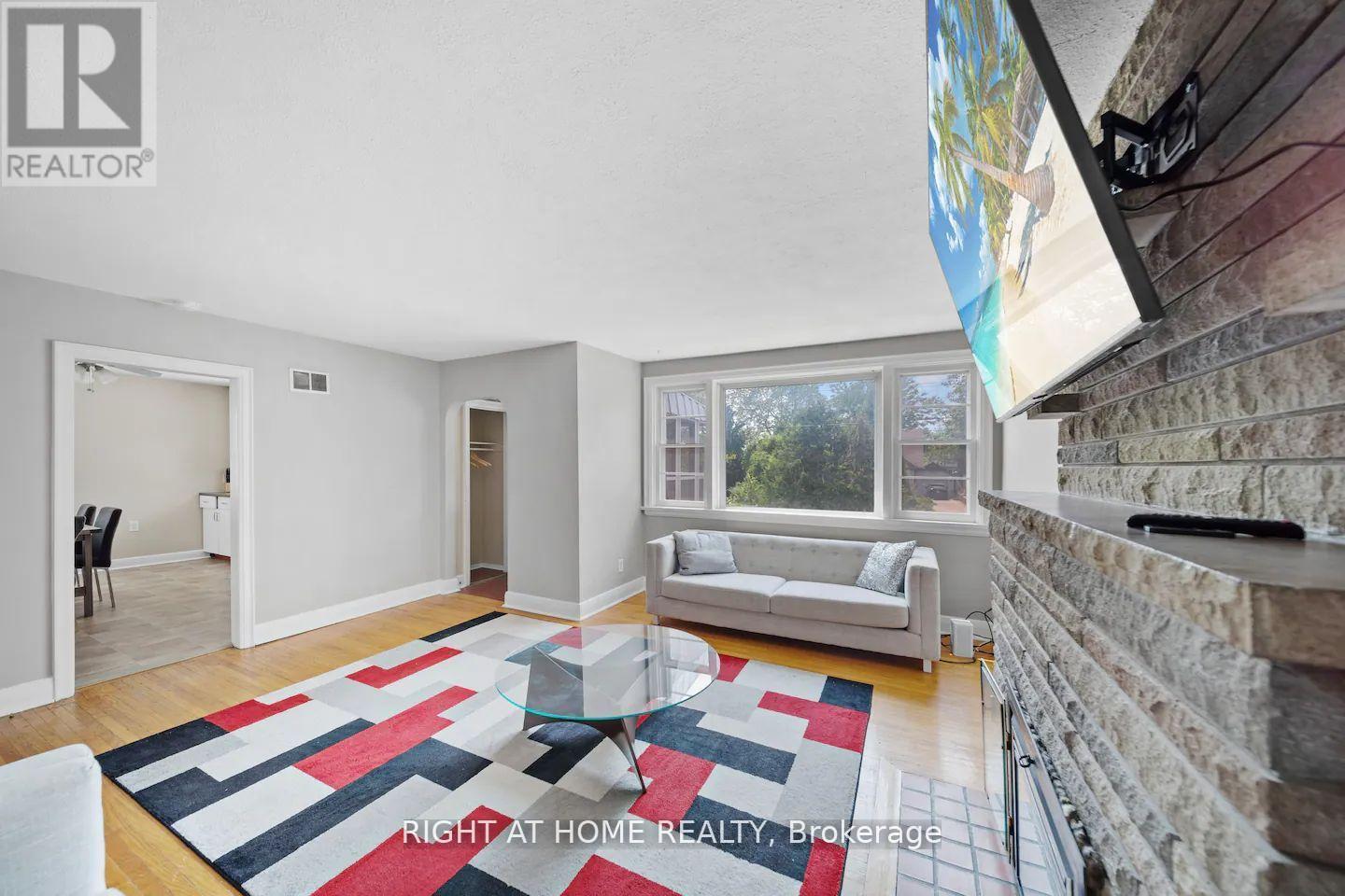 Main Floor - 21 Thomson Street, Barrie (City Centre), Ontario  L4N 1X4 - Photo 19 - S12611782