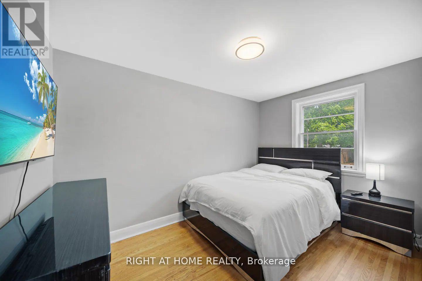 Main Floor - 21 Thomson Street, Barrie (City Centre), Ontario  L4N 1X4 - Photo 8 - S12611782