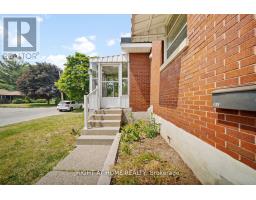 MAIN FLOOR - 21 THOMSON STREET, Barrie, Ontario