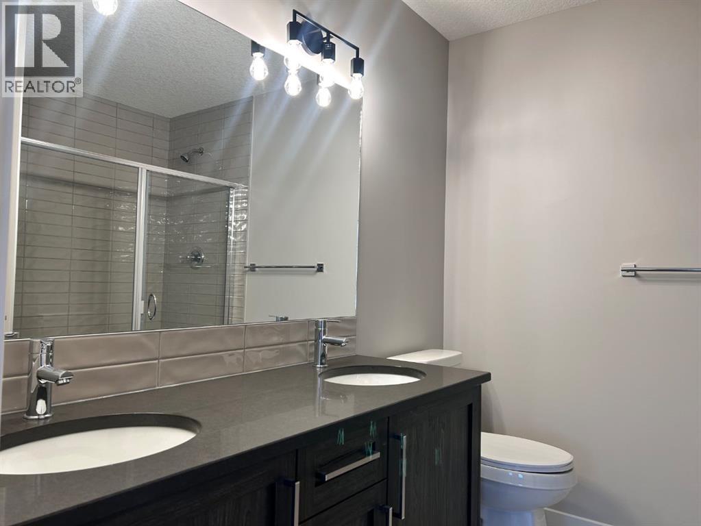 33 Sora Gate Se, Calgary, Alberta T3S 0A7 - Photo 5 - A2273033