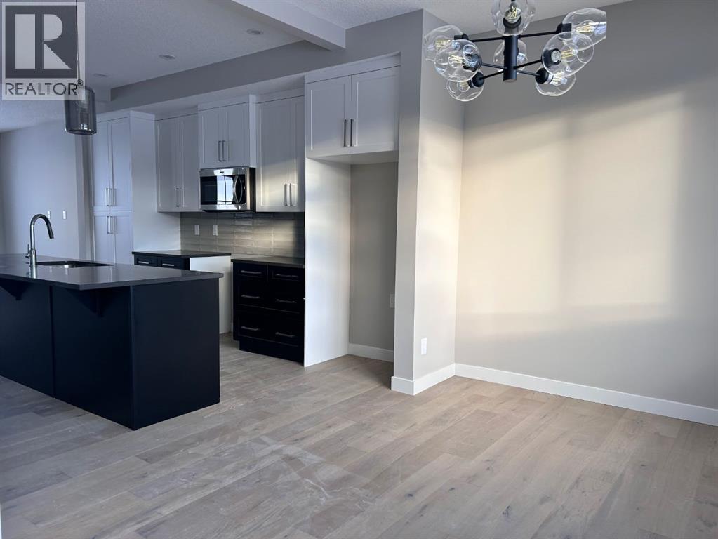 33 Sora Gate Se, Calgary, Alberta T3S 0A7 - Photo 2 - A2273033