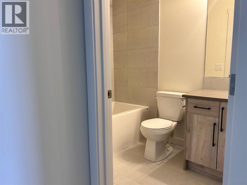 25 Sora Gate Se, Calgary, Alberta T3S 0A7 - Photo 4 - A2270547