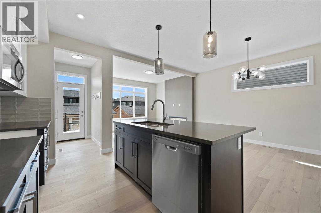 21 Sora Gate Se, Calgary, Alberta T3S 0A7 - Photo 2 - A2270550